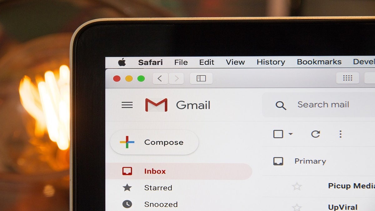 Gmail auf einem Laptop
