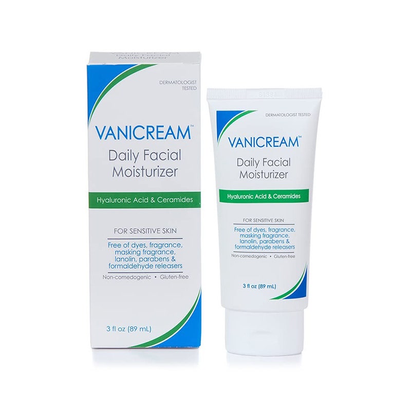 Vanicream Daily Facial Moisturizer: Eine weiß-blaue Tube mit passender Produktbox auf weißem Hintergrund