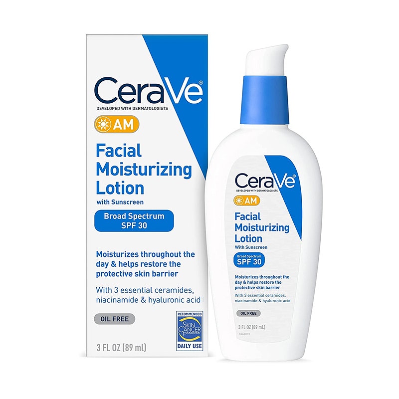 CeraVe AM Facial Moisturizing Lotion SPF 30: Eine weiße Pumpflasche mit blauem Text neben einer passenden Produktbox auf weißem Hintergrund 