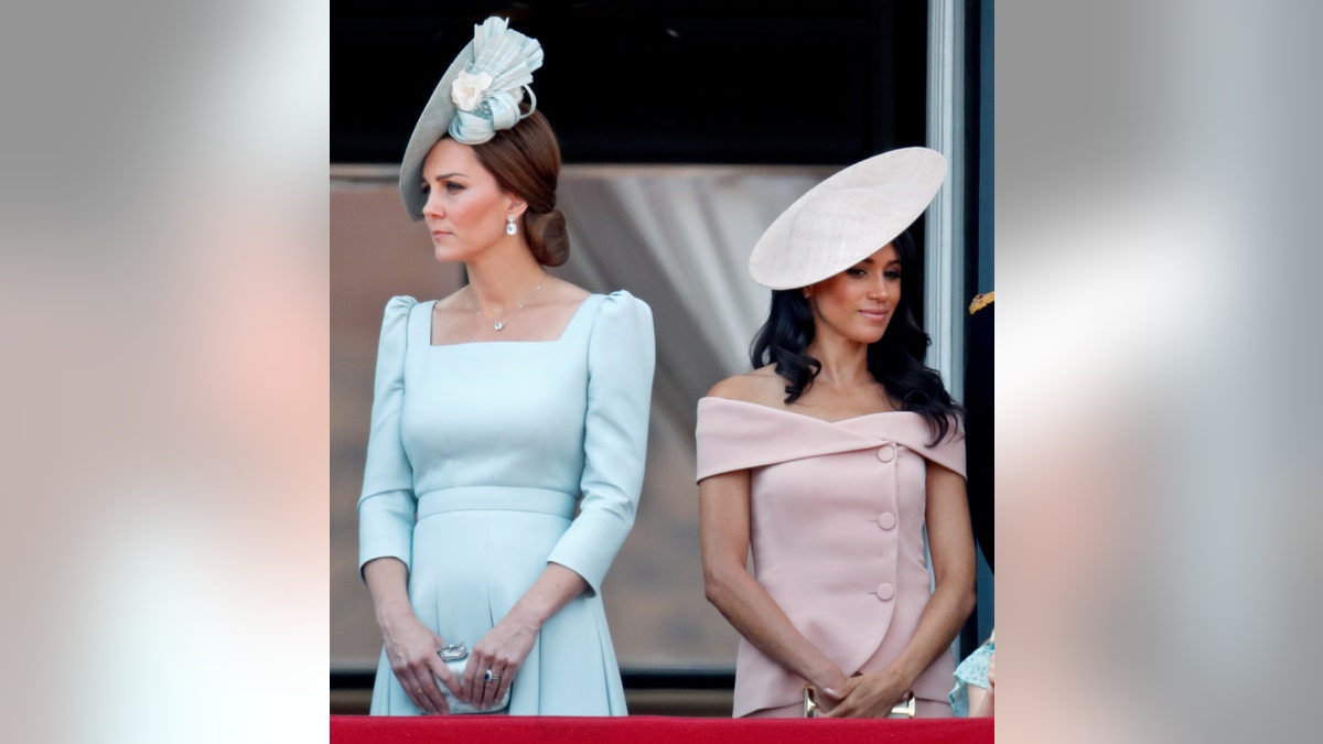 Kate Middleton und Meghan Markle auf dem Balkon
