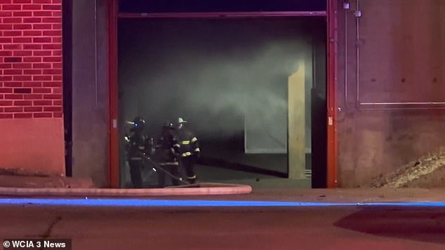 Gegen 20 Uhr wurden Feuerwehrleute zum Stadion gerufen und das Feuer konnte schnell eingedämmt werden