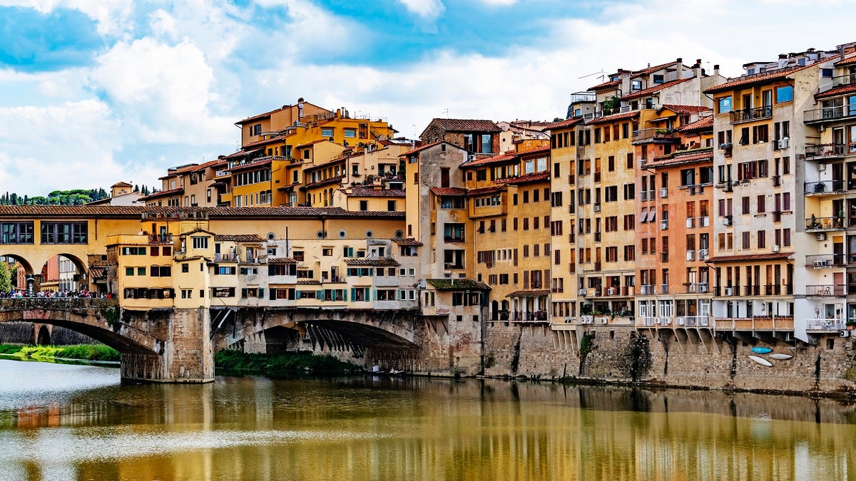 Fluss Arno, Florenz