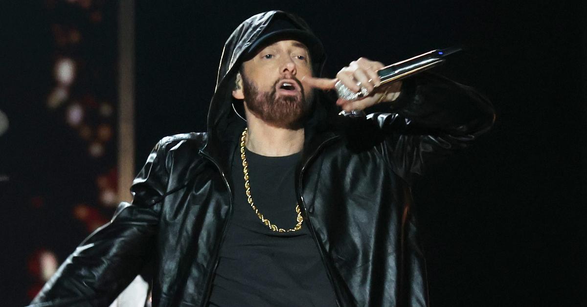 Eminem tritt während der 37. jährlichen Einführungszeremonie der Rock & Roll Hall of Fame auf der Bühne auf 