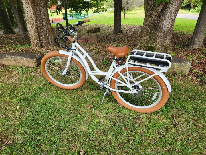 Das Priority E-Coast E-Bike ist bereit für Fahrten in der Stadt und auf dem Land.