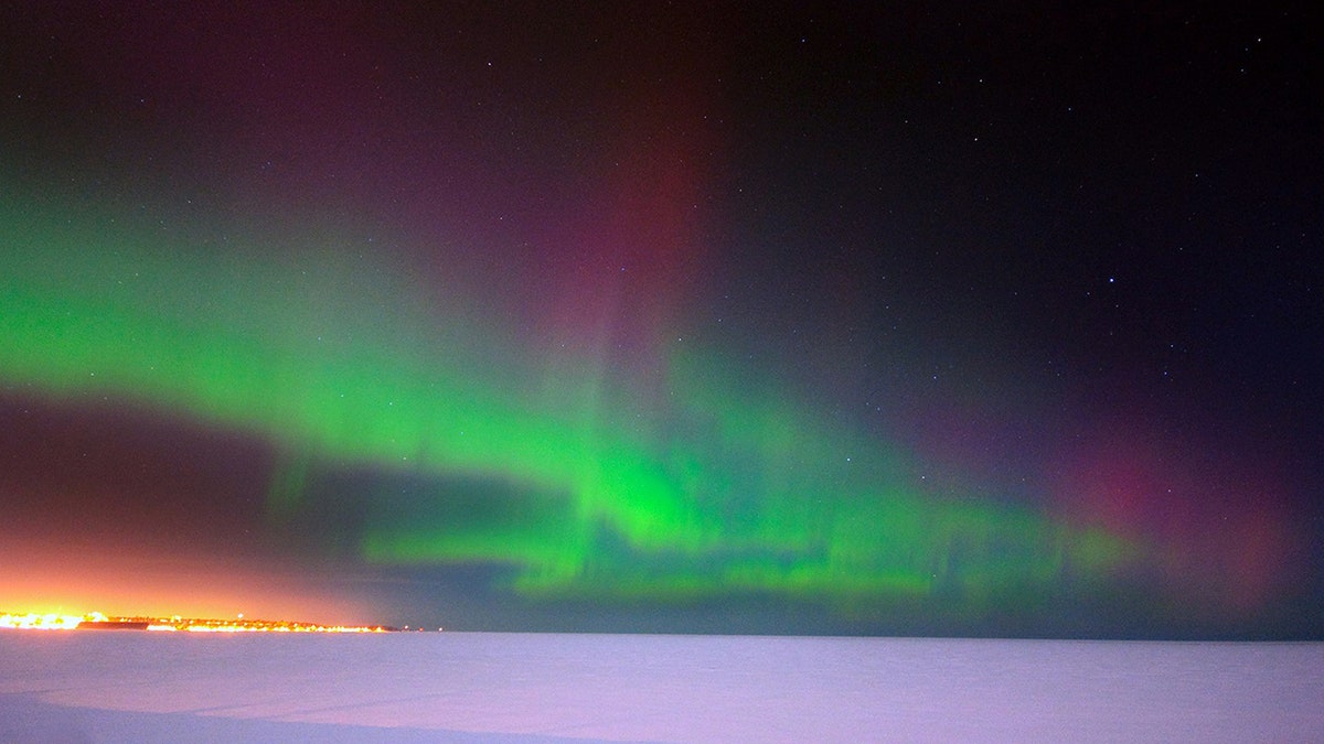 Nordlichter über dem Lake Superior
