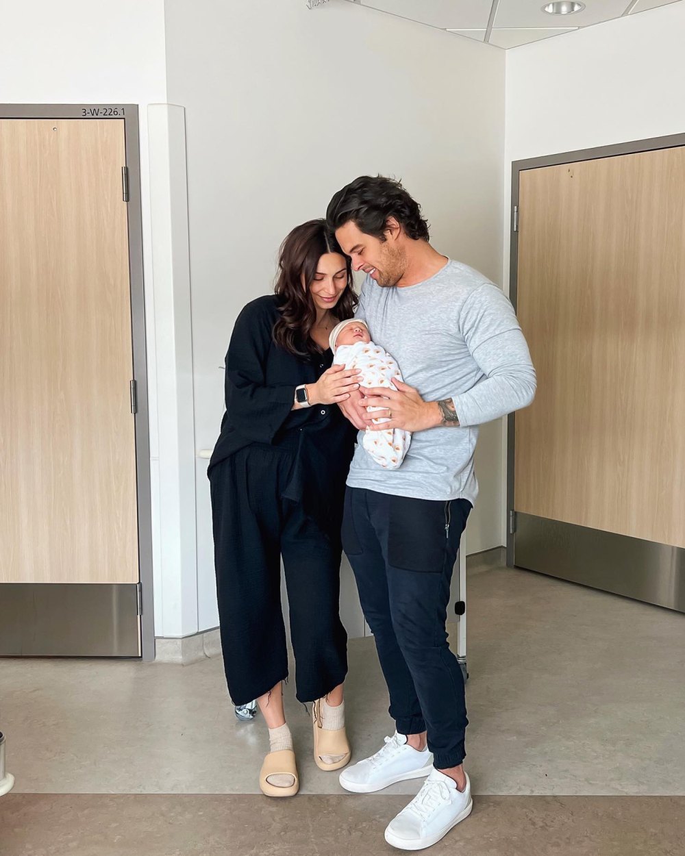 „Bachelor in Paradise“-Star Astrid Loch bringt Baby Nr. 2 zur Welt und begrüßt sie mit Ehemann Kevin Wendt