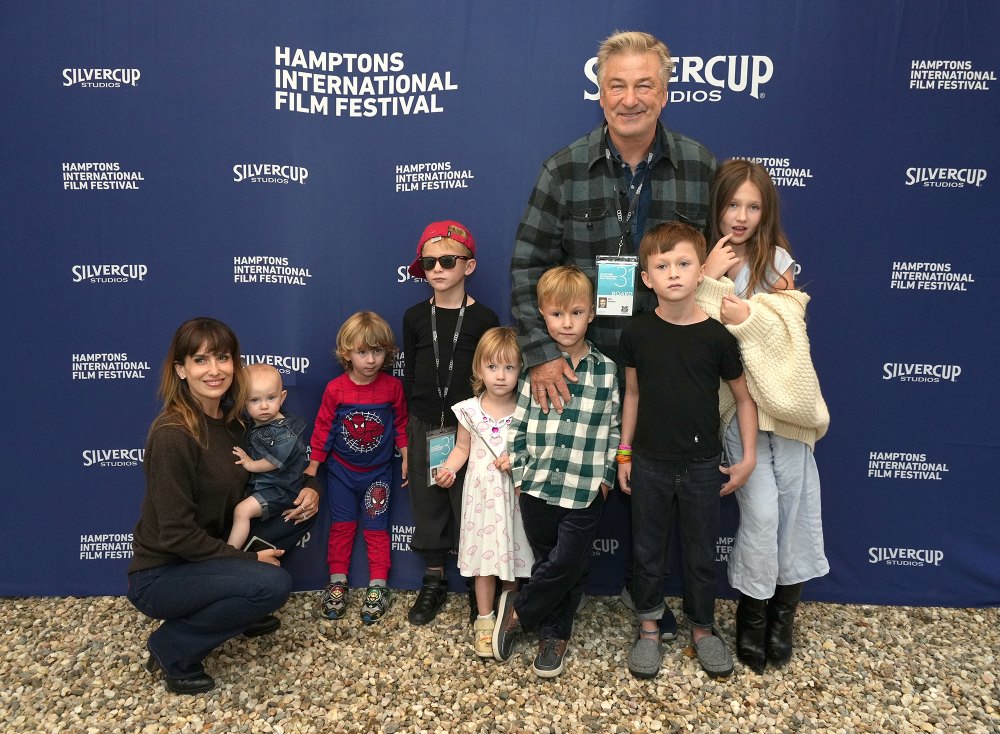 Alec Baldwin und seine Frau Hilaria Baldwin bringen ihre sieben Kinder zum Hamptons Film Festival