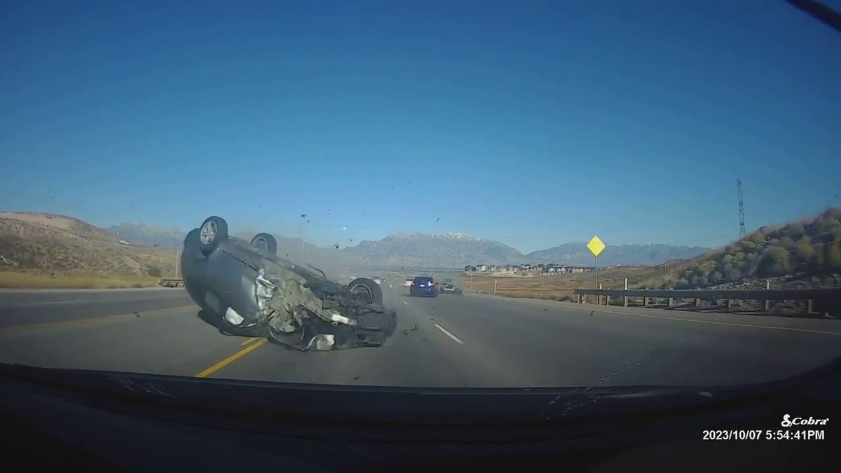 Autounfall in Utah, Auto überschlägt sich