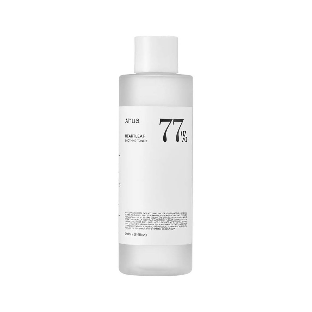 Anua Heartleaf 77 % beruhigender Toner, transparente Flasche mit weißem Etikett und Verschluss auf weißem Hintergrund