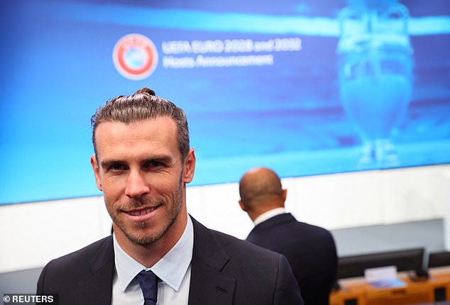 Gareth Bale, Botschafter der Bewerbung Großbritanniens und Irlands, war zur Bekanntgabe in Nyon