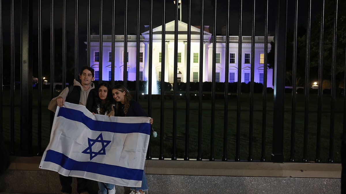 Israel-Flagge vor dem Weißen Haus