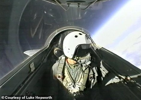 Luke flog 2002 mit einem russischen Ausrüster an den Rand des Weltraums, doch das Unternehmen hat seitdem seinen Betrieb eingestellt