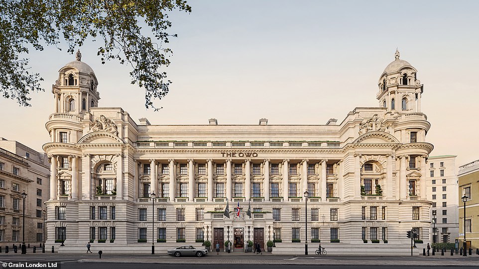 Raffles London befindet sich im Old War Office in Whitehall, gegenüber der Horse Guards Parade.  Das historische Gebäude gehört der reichsten Familie Großbritanniens, den Hindujas