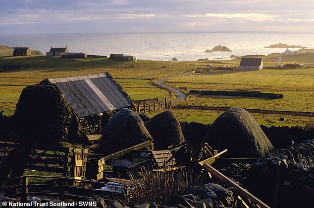 Es wird angenommen, dass die Insel seit 6.000 Jahren besiedelt ist und im 14. Jahrhundert Norwegen gehörte