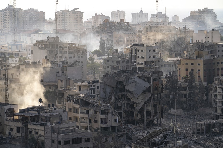 Ein Bild der Zerstörung durch israelische Luftangriffe ist am Mittwoch, 11. Oktober 2023, in Gaza-Stadt zu sehen. 