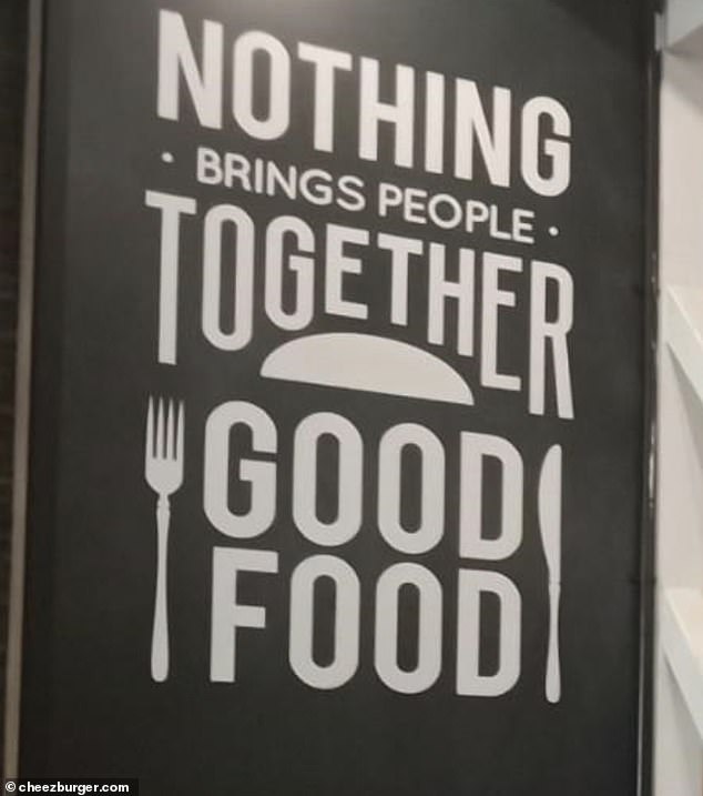 Scheitern!  Ziel dieses Restaurants war es, den Gästen zu zeigen, dass gutes Essen die Menschen auf eine Art und Weise zusammenbringt, wie es sonst nicht möglich ist – aber am Ende liest es sich etwas anders
