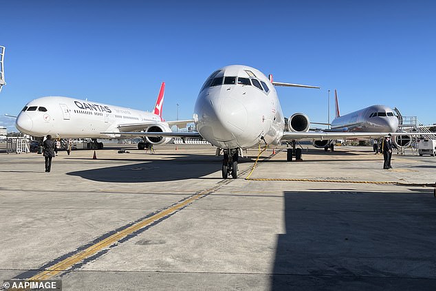 Herr Jory war einer von 220 Australiern an Bord des Qantas Boeing 787 Dreamliner, der am Samstag um 5.45 Uhr +1 AEDT in London landete