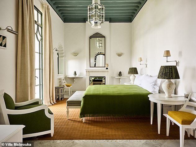 Villa Mabrouka verfügt über 12 Suiten, die nach marokkanischen Städten benannt sind.  Oben ist die Marrakesch-Suite