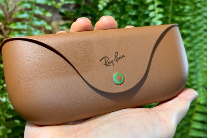 Ray-Ban's synthetic leather charging case has an LED in the snap.