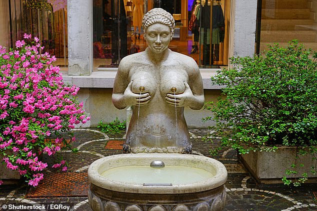 Der Brunnen Fontana Delle Tette in Treviso hat die Form einer Frau, aus deren Brüsten Wasser fließt.  Oben ist die Reproduktion des Originals von 1989
