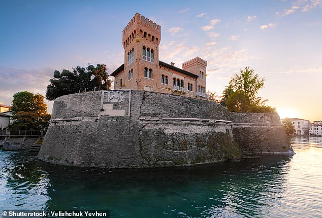 Schlendern Sie durch die historischen Mauern rund um Treviso, die zum Schutz der Stadt vor Angriffen errichtet wurden