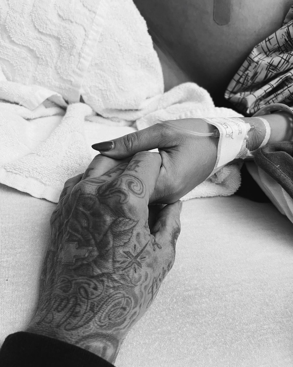Kourtney Kardashian teilt mit Travis Barkers Leben 499, wie Ultraschall ihr Baby rettete