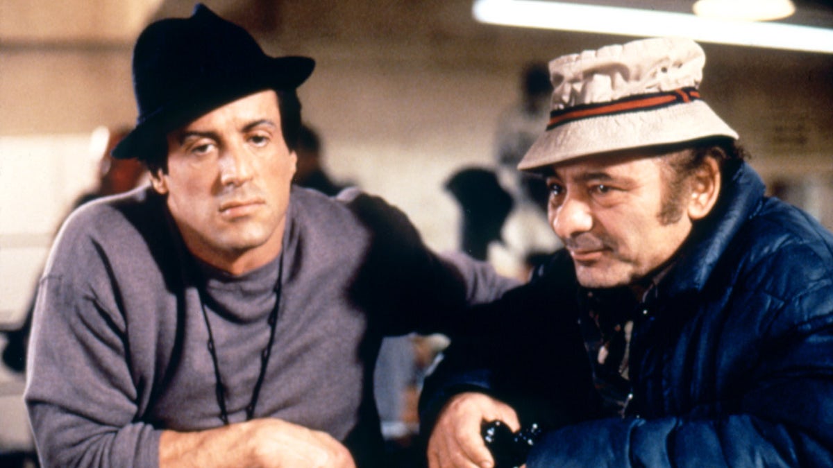Burt Young und Sylvester Stallone stehen im Boxfilm Rocky am Ring 