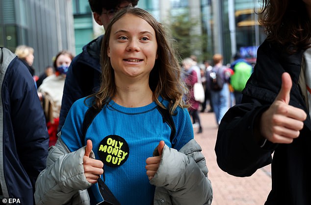 Greta Thunberg nahm gestern an einem Protest gegen Fossil Free London vor JP Morgan in Canary Wharf teil