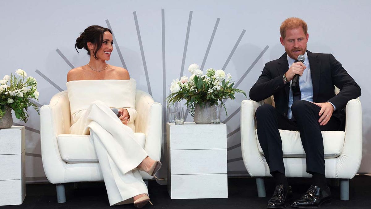 Prinz Harry und Meghan Markle sprechen bei einer Veranstaltung in New York City