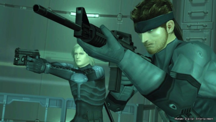 Solid Snake und Raiden halten Waffen in Metal Gear Solid 2.