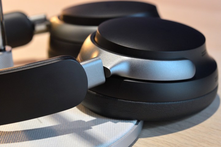 Bose QuietComfort Ultra Headphones: earcup fork detail.