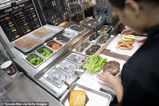 Der Mystery-Manager sagte, der Lebensmittelzubereitungsbereich von McDonald's sei wie eine „gut geölte Maschine“ und das Hinzufügen von McMuffins sei zu „mühsam“.