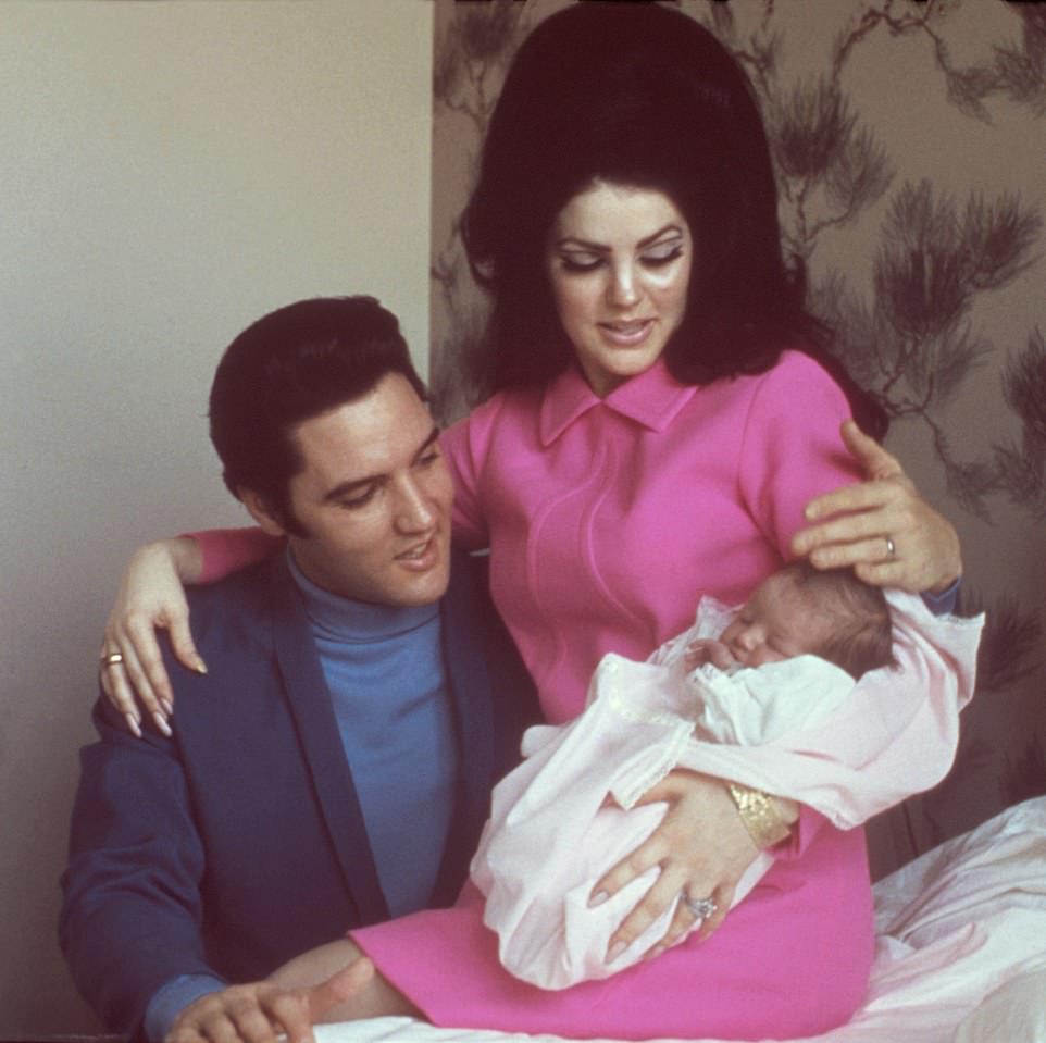 Die Familie des Königs: Elvis und Priscilla heirateten 1967 und bekamen im Februar des folgenden Jahres ihre Tochter Lisa Marie Presley