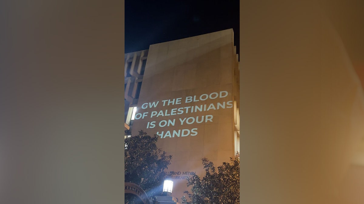 "GW, das Blut der Palästinenser klebt an Ihren Händen."