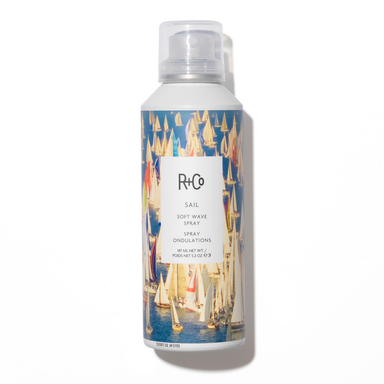 R+Co SAIL Soft Wave Sprühflasche mit Segelbootmuster auf weißem Hintergrund