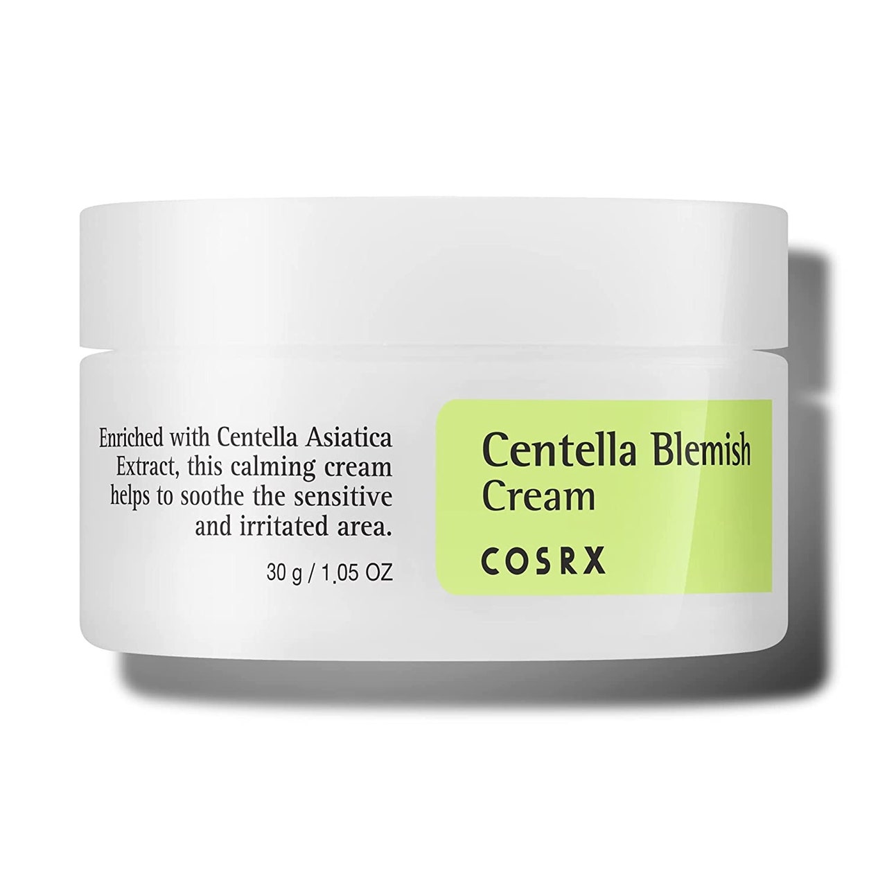 Cosrx Centella Blemish Cremeweißes Glas mit grünem Etikett auf weißem Hintergrund