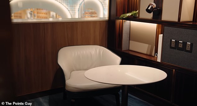 Nicky erkundete die „ultra-exklusive“ Lounge von Singapore Airlines, The Private Room
