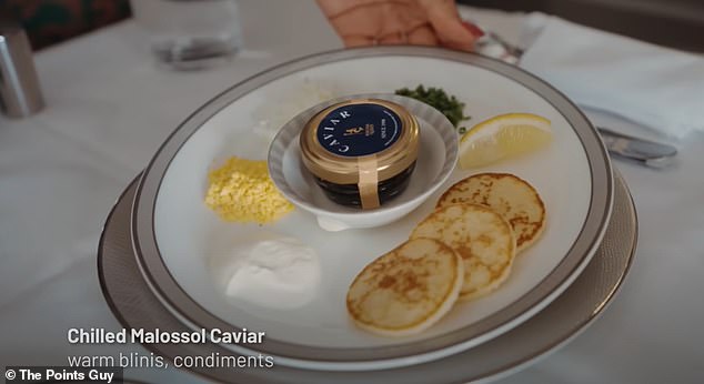 Zu Nickys kulinarischem Erlebnis gehörte gekühlter Kaviar (oben)