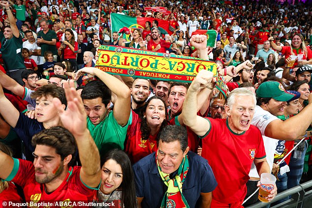 Portugals leidenschaftliche Fans brachten bei allen Spielen in Frankreich einen Farbtupfer