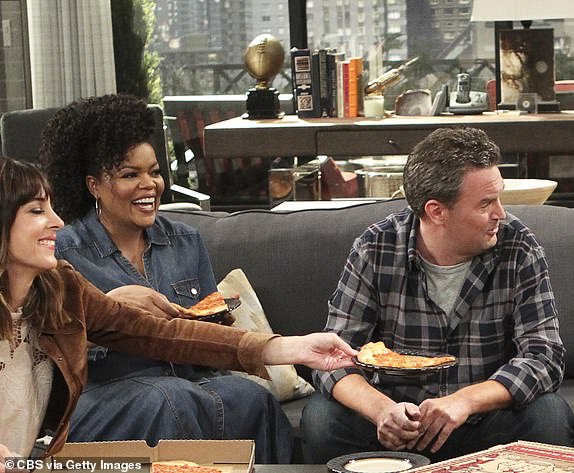 LOS ANGELES - NOVEMBER 22: "Conscious Odd Coupling" -- After a heated argument, Oscar and Felix decide it might be best to change their living arrangement and find new roommates, on the third season finale of THE ODD COUPLE, Monday, Jan. 30 (9:30-10:00 PM, ET/PT) on the CBS Television Network. Teri Hatcher returns as Oscar's girlfriend, Charlotte. Pictured left to right: Lindsay Sloane as Emily, Yvette Nicole Brown as Dani, Matthew Perry as Oscar Madison, Thomas Lennon as Felix Unger and Wendell Pierce as Teddy. (Photo by Sonja Flemming/CBS via Getty Images)