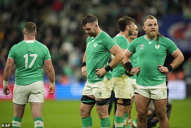 Irland schied bei der Weltmeisterschaft durch eine schwere Niederlage gegen eine starke neuseeländische Mannschaft aus