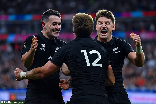 Neuseeland hat sich souverän für das Finale der Rugby-Weltmeisterschaft in Paris qualifiziert