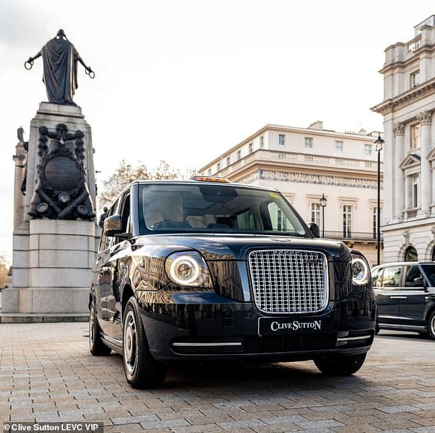 Der Luxuskarosserienbauer Clive Sutton bietet den Superreichen die Möglichkeit, ein exklusives schwarzes Londoner Taxi für 141.000 Pfund zu kaufen