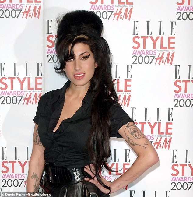 Oben: Amy Winehouse bei den Elle Style Awards 2007 in London