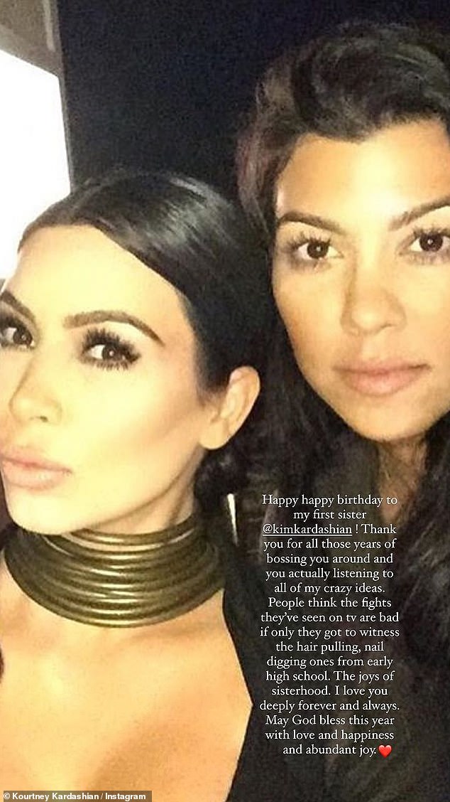 Unterstützende große Schwester: Kourtney Kardashian machte sich in der neuesten Instagram-Story über das Drama mit ihrer Schwester Kim lustig: „Die Leute finden die Kämpfe, die sie im Fernsehen gesehen haben, schlecht.“
