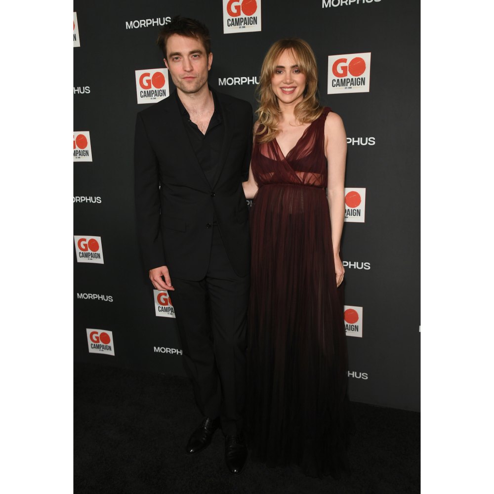 Robert Pattinson und Suki Waterhouse haben gemeinsam einen seltenen Auftritt auf dem roten Teppich bei der GO-Kampagnengala