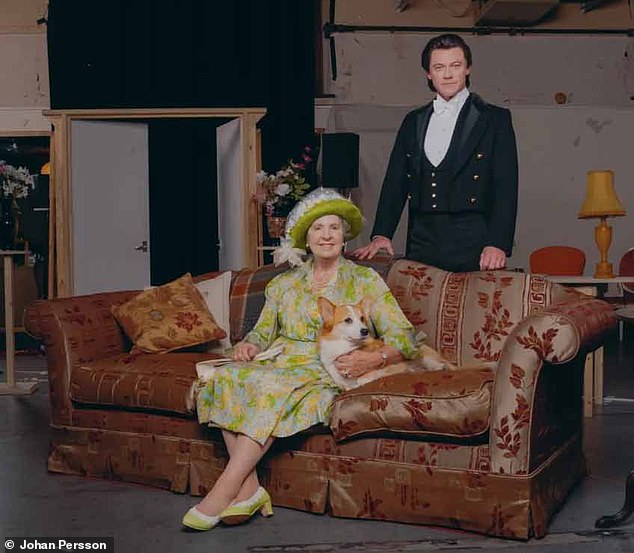 Penelope Wilton porträtiert Königin Elizabeth in der West End-Komödie Backstairs Billy, in der ihre Beziehung zum Verwalter der königlichen Familie William Tallon, gespielt von Luke Evans aus „Die Schöne und das Biest“, detailliert beschrieben wird