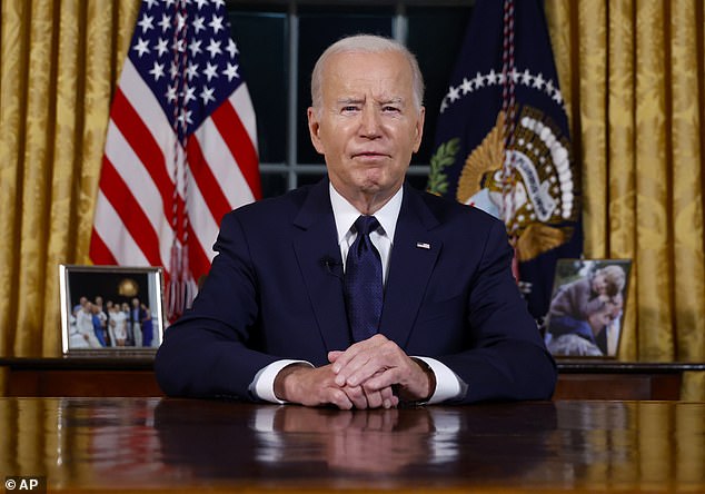 Präsident Joe Biden wandte sich am Donnerstag im Oval Office an das amerikanische Volk und stellte einen Zusammenhang zwischen den Konflikten in Israel und der Ukraine her