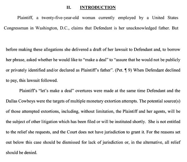 In Gerichtsakten, die DailyMail.com vorliegen, hatten die Anwälte von Jones zuvor die Abweisung des Verfahrens beantragt und Davis beschuldigt, versucht zu haben, Geld von dem Milliardär zu erpressen
