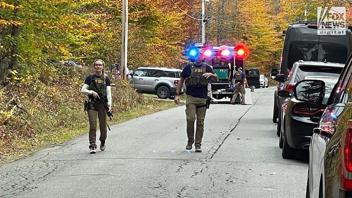 Die Polizei sucht weiterhin nach Robert Card in Bowdoin, Maine